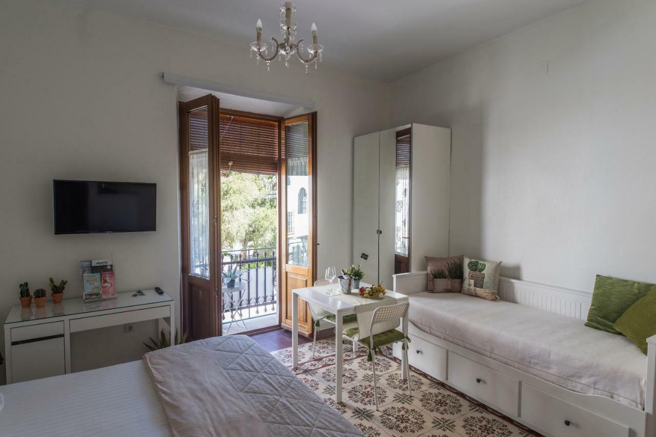איאמונטה Suite Plaza De La Laguna By Dulce מראה חיצוני תמונה